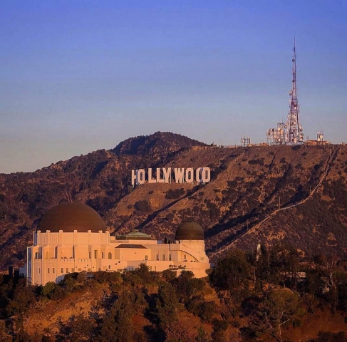 Griffith Observatory and the Hollywood Sign. Los Angeles Helicopter Tours.