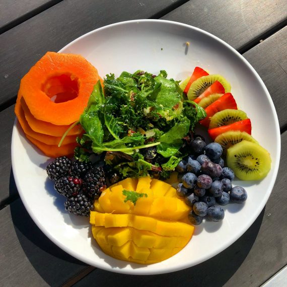[VEGAN] A SELECTION OF FRUITS AND VEGETABLES COMBINED WITH KALE SALAD